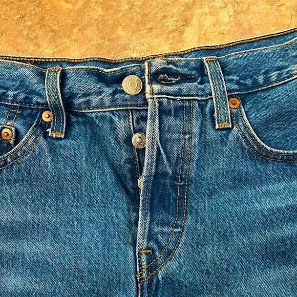 Vintage levi 501 shorts - Picture 2 of 4